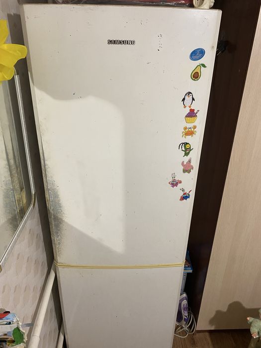 Холодильник Samsung