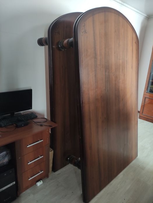 Гостинный стол. разборный