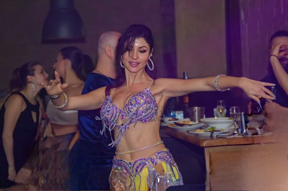 Ориенталски танцьорки (белиденс) и кючекини за събития