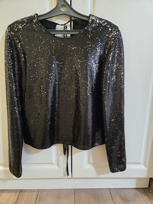 Праздничная блузка с пайетками
