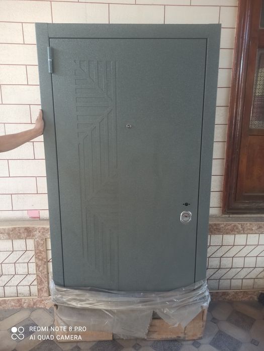 Ташкент завод эшик
 Бўйи 205 см, эни 96 см
Материали қалин Барча нарса