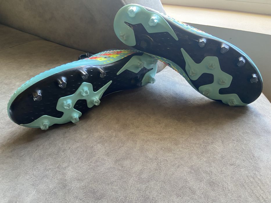 Футболни бутонки