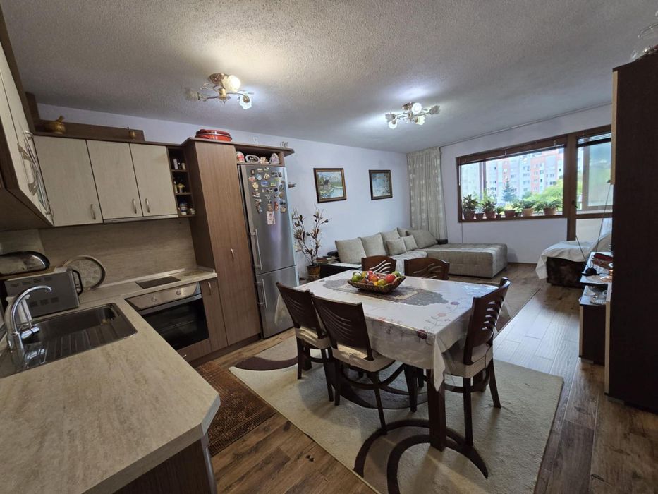 Тристаен, продажба, гр. Петрич