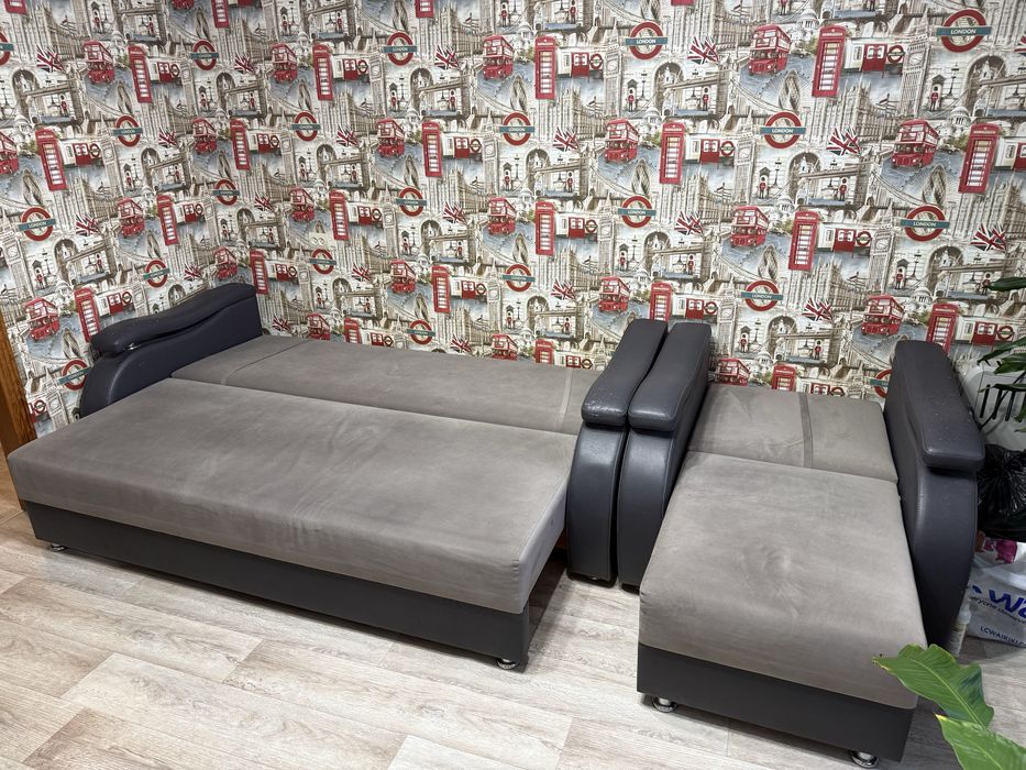 Продам диван с креслом. ТОРГ. Самовывоз.