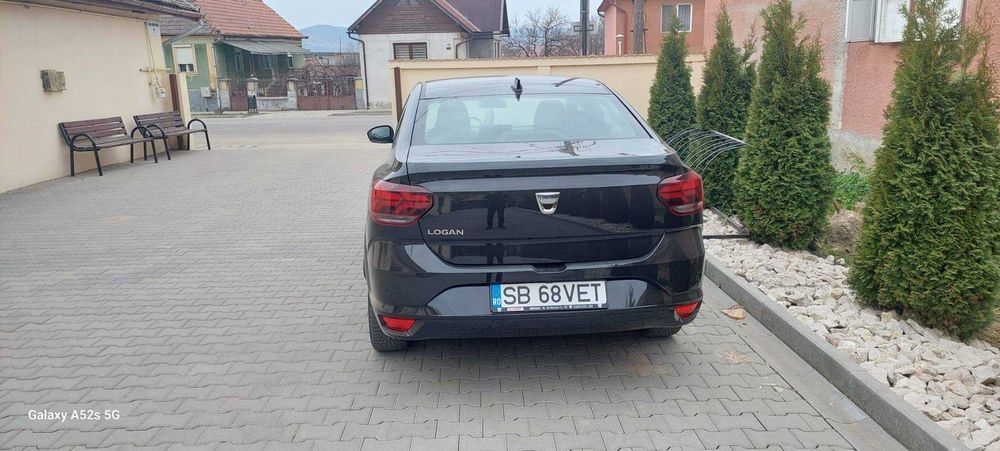 Vând Dacia Logan 3 în stare perfectă, toate reviziile la reprezentanță, 96.000 km.