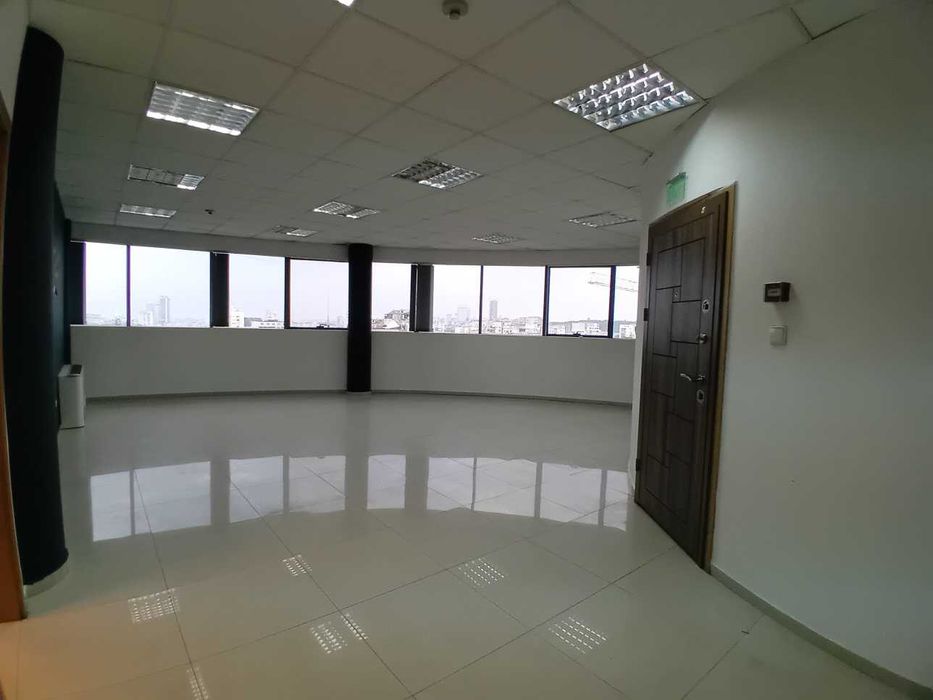 Дава се под наем Офис в София, Гоце Делчев - 115 кв.м за 1035 € - Снимка #3