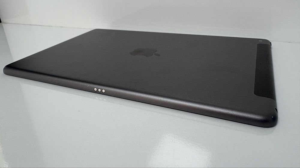 iPad 8 (2020) Space Gray, 32GB, Wi-Fi + Cellular (Слот за SIM карта)