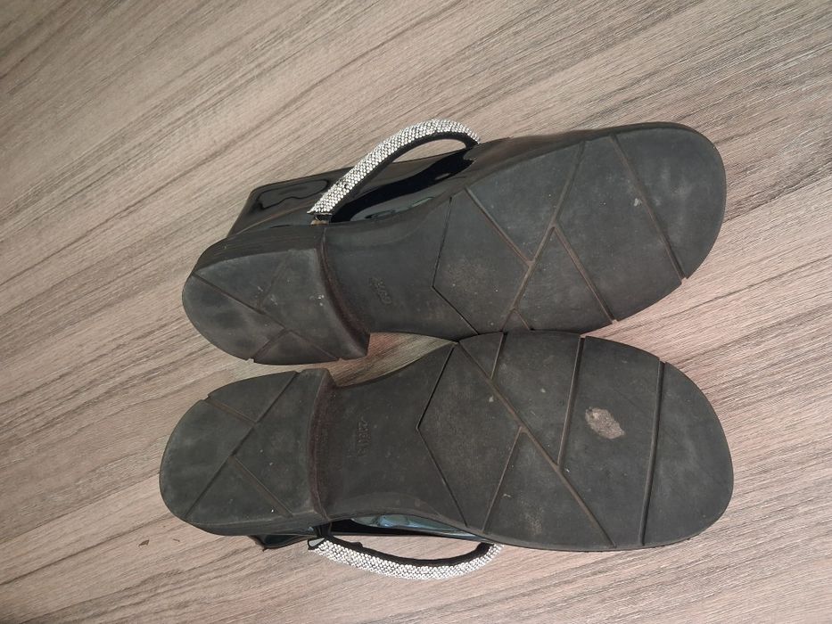 Туфельки чёрные 35-36 р Торг