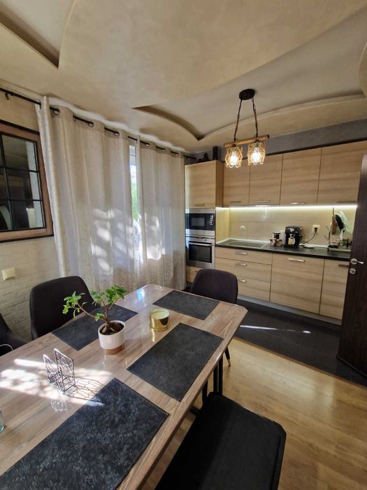 Продава се Тристаен апартамент в Бургас, Сарафово - 126 кв.м за 1350 €/кв.м - Снимка #1