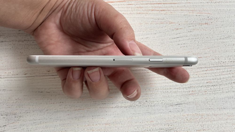 Продам Айфон 6s 16 гб