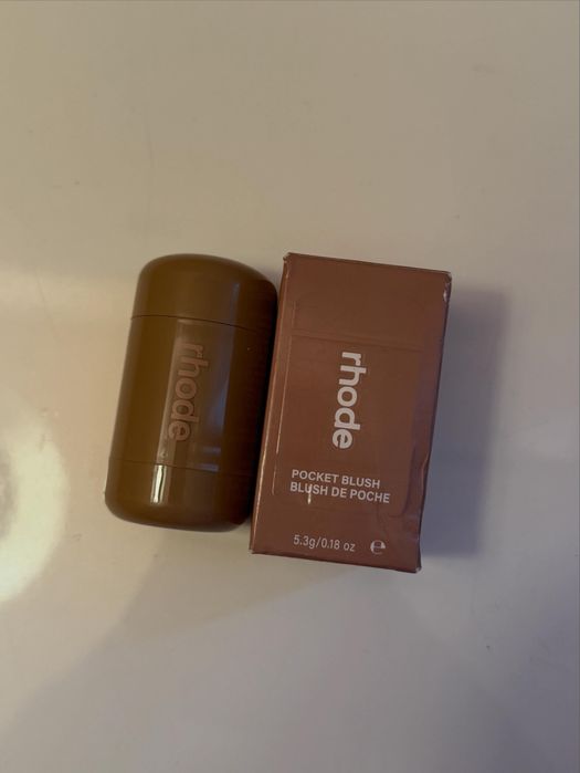 Fard de obraz crema Rhode Pocket Blush 5.3g - NOU
