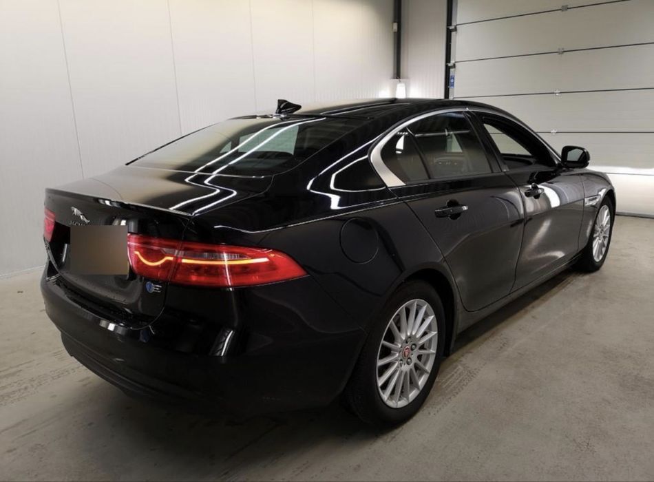 JAGUAR XE 0 — imagine 4
