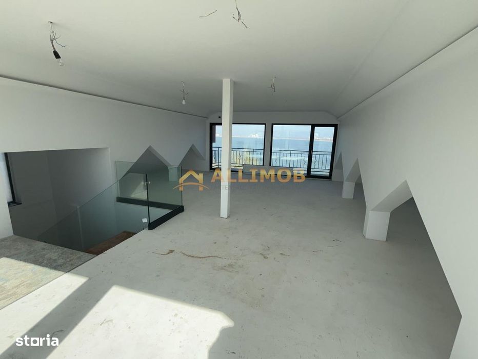 Eleganta la malul lacului- Vila premium cu ponton privat.