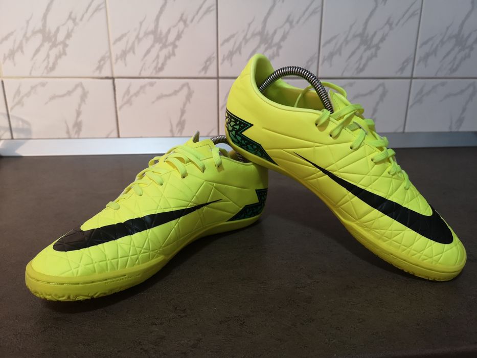 Vand ghete de fotbal Nike Hypervenom Phelon II