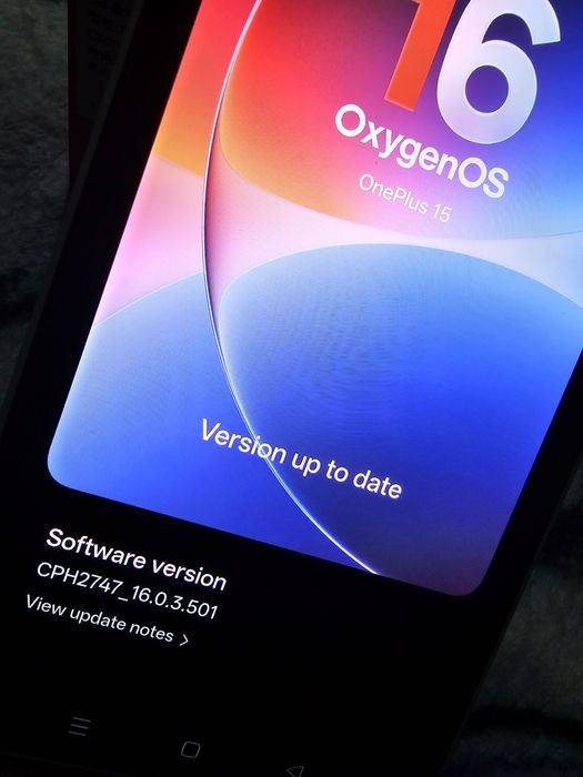 Vand OnePlus 15 cu incarcator 120W +husa SIGILAT si GARANTIE