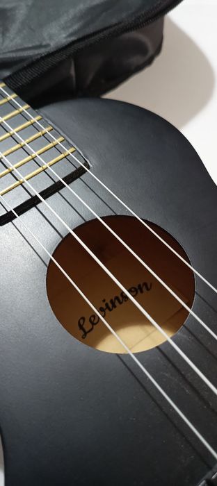 укулеле идеально новая