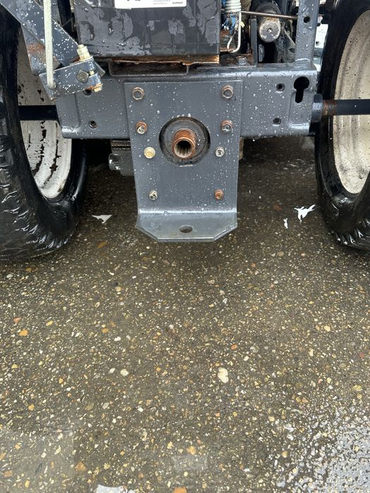 Tractoras tuns iarba iseki 3 cilindrii diesel