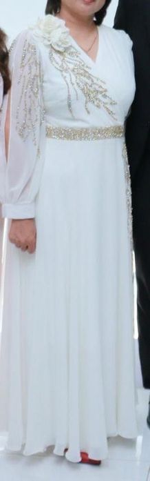 Белое шифоновое платье