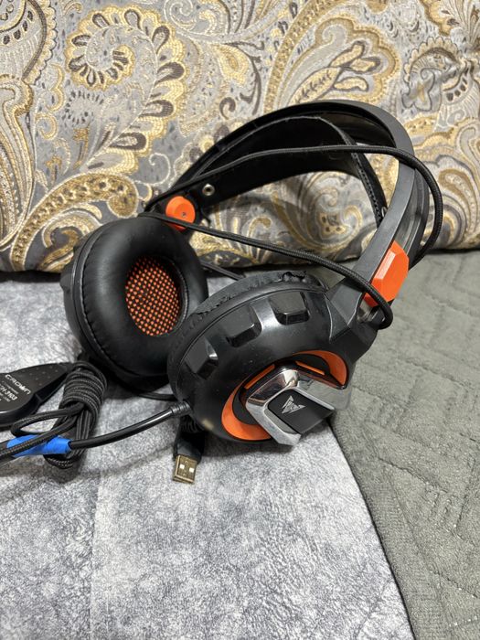 Продам 2 клавы 1 мышь 4 наушника