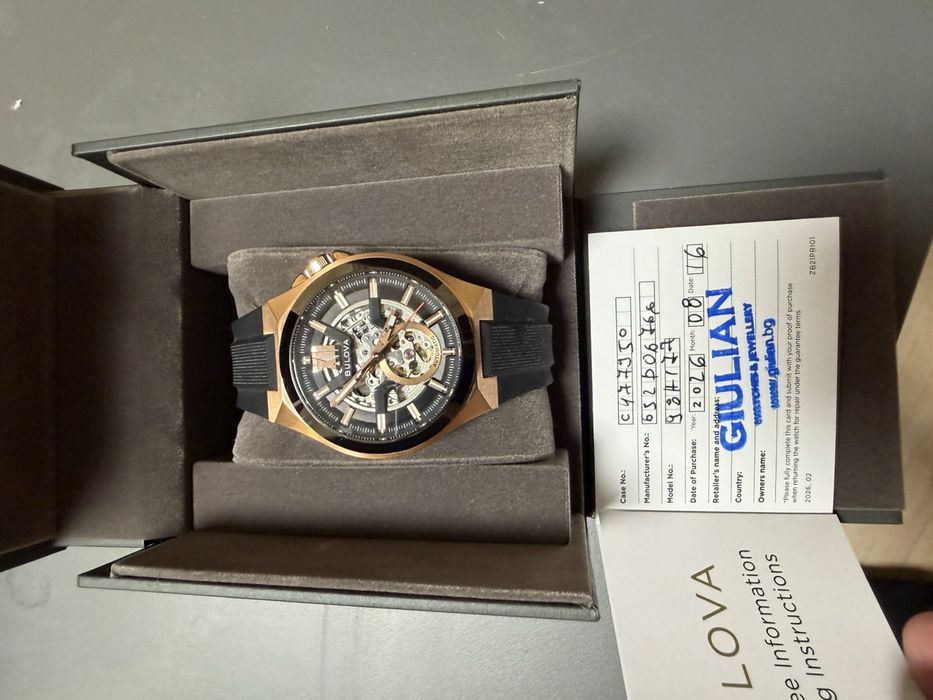 Чисто нов в гаранция часовник Bulova