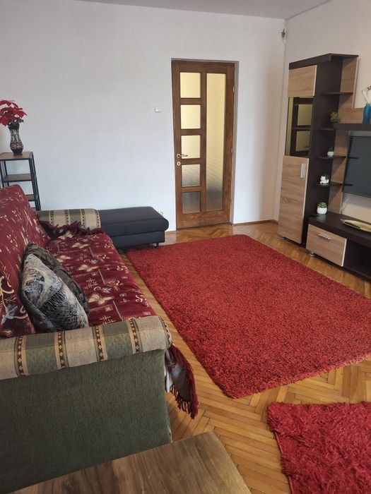 Inchiriez sau [ Vand ]apartament doua camere zona centrala