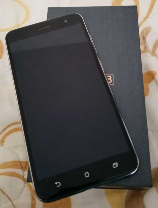 Смартфон Asus Zenfone 3 (ZE520KL) в отлично състояние, 4/64 GB