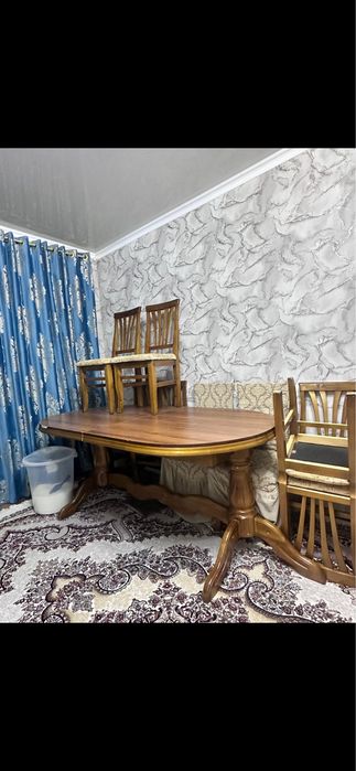 Срочно продам стол с стульями