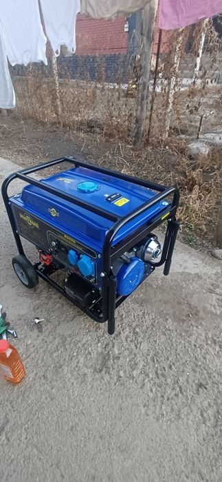 Продам генератор 6.5 кВт
