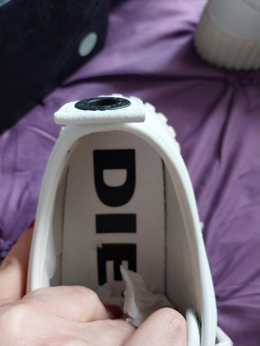 Tenesi piele Diesel marimea 38,5