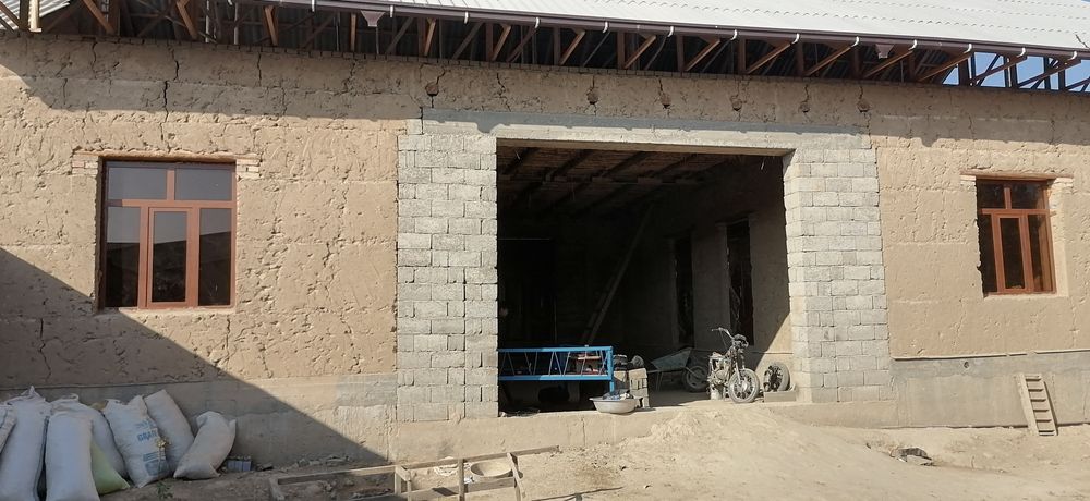 Срочно уй сотилади 6 сотихли 6 хонали вариантлар бор килишамиз