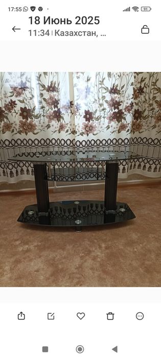 Продается стеклянный стол