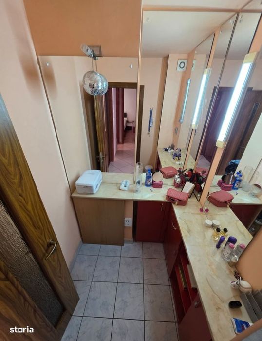 Apartament 3 camere de vânzare – Zona Aradului