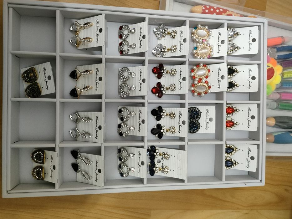 Ручки сувениры брошки подарки