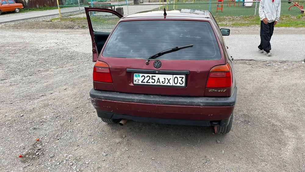 Продам гольф 3 .