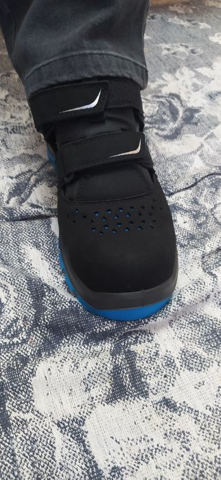 Продам новые .42 размер