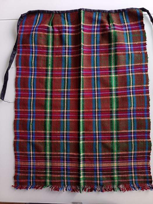 Ръчно тъкани престилки