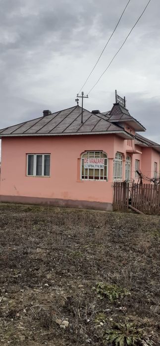 Vand casa locuibila cu 3 camere