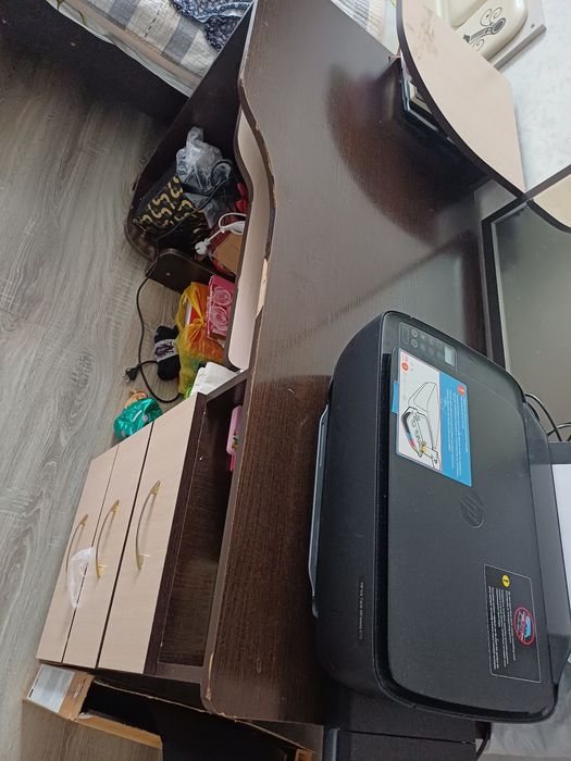 Продам компьютерный стол