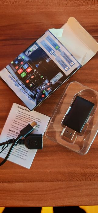 Adaptor Wireless Apple CarPlay și Android Auto