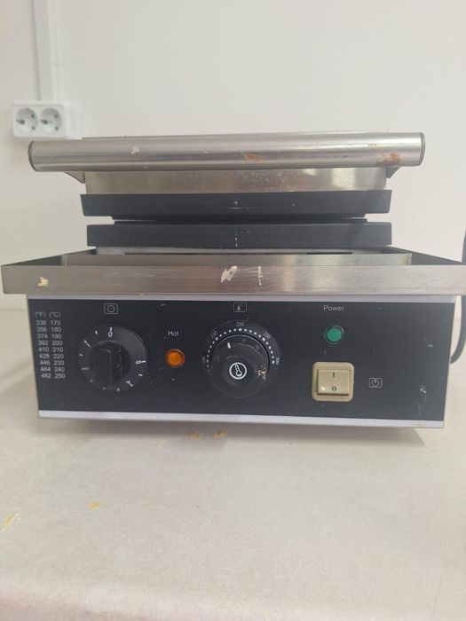 Продаётся тестораскат,орешница,вафельница