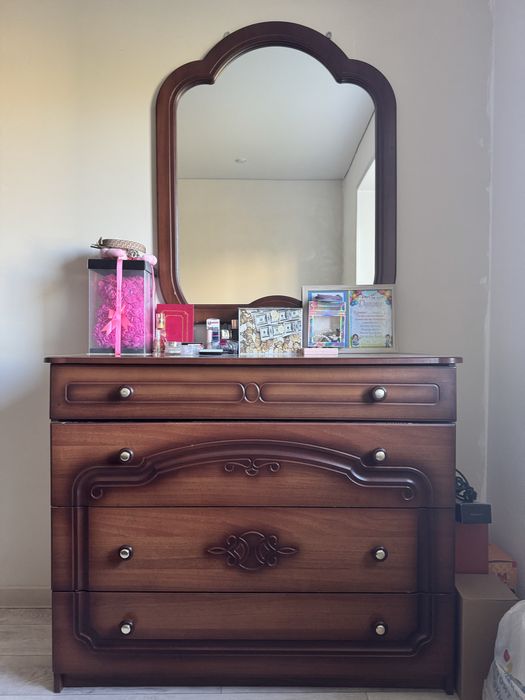 Продам спальный гарнитур