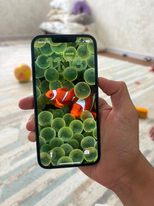 Продам iPhone 13