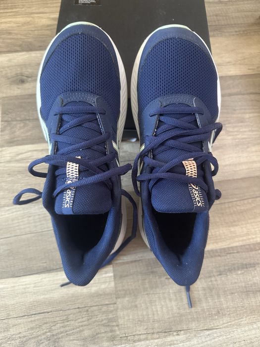 Спорни обувки/маратонки Asics 38 номер
