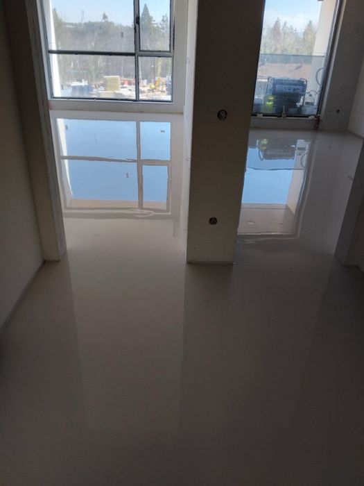 Саморазливна замазка София | Изравняване на под за 24–48 часа