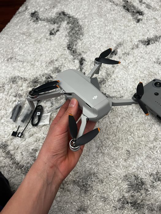 Vand Drona DJI mini 4K Fly More Combo 4K30 12MP