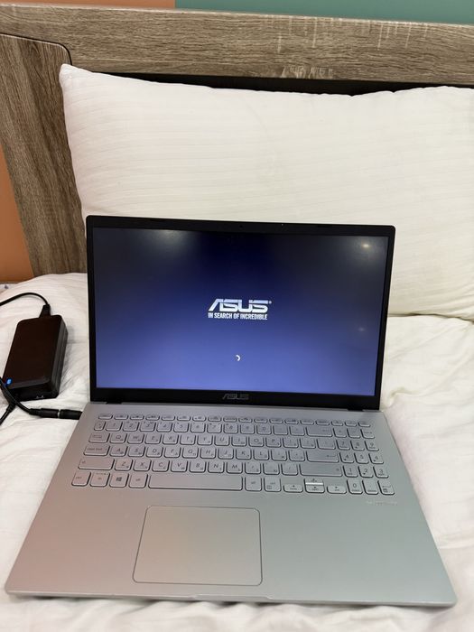 Ноутбук Асус продам срочно