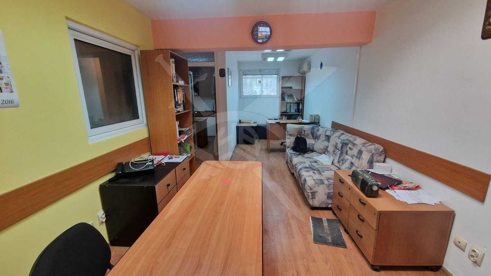 Офис - Възраждане