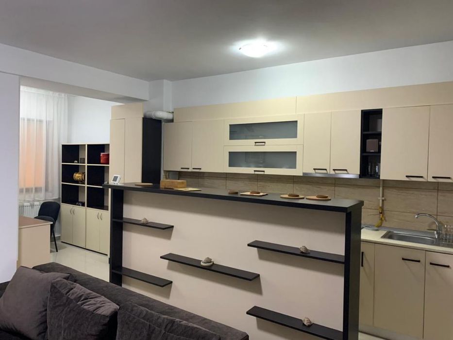 Inchiriez apartament 2 camere constanta zona centrala