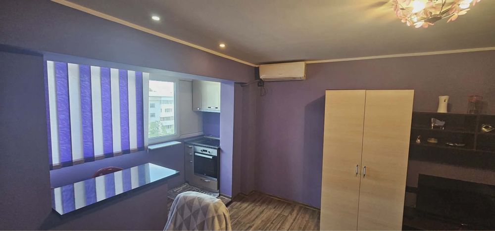 Inchiriez apartament