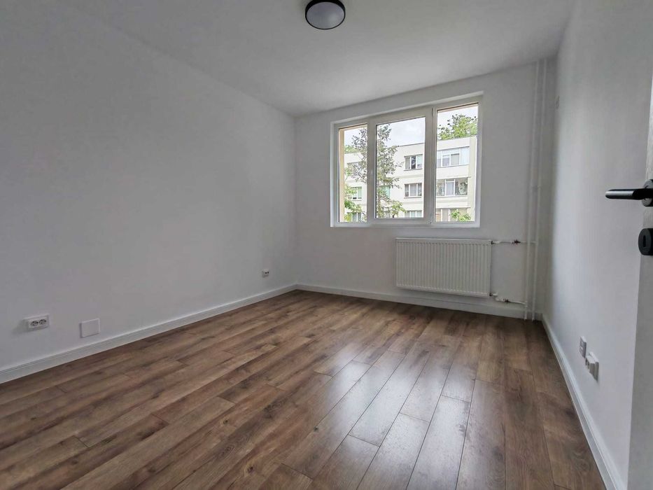 Apartament 3 camere renovat - etaj 7 - str Jean Steriadi - Titan